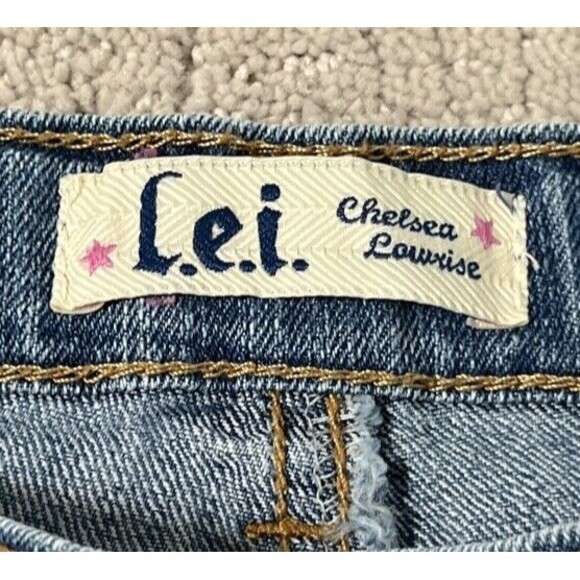 LEI Y2k Jeans Shorts Chelsea Lowrise. Girl’s Size 8 Embroider Pockets - Picture 4 of 13
